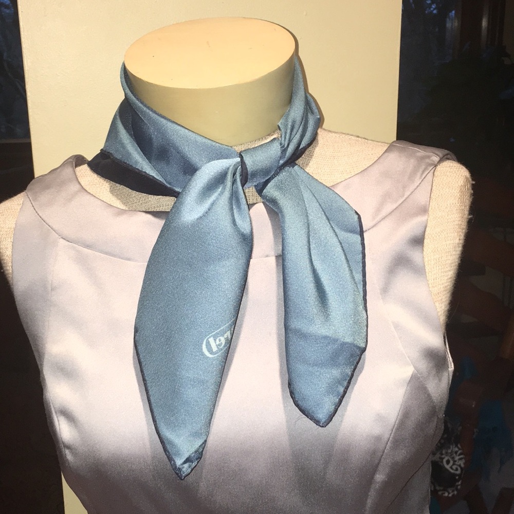 Neck scarf (reversible)